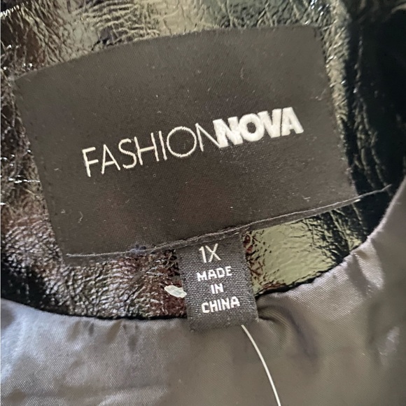 Fashion Nova Black Puffer Vest 1X - Picture 4 of 9